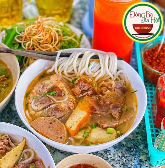 BÚN BÒ GIÒ NẠM CHẢ